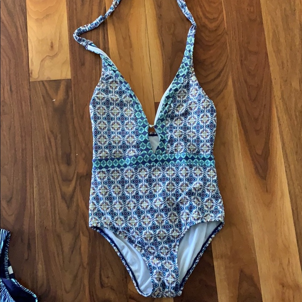 Laundry L.A bathing suit.